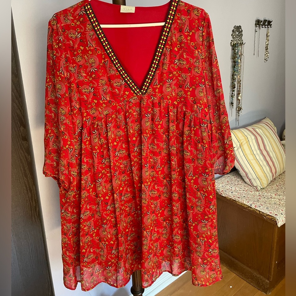 Red floral tunic dress with black trim, lined, size L (Eur. 42)